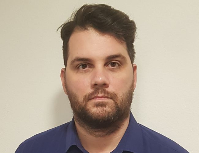 La Cisl: “Rogo di dimensioni inquietanti che ha interessato mezzi fermi. Chiarezza subito”