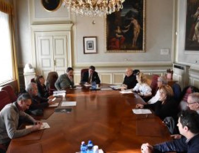 Case famiglia per anziani: per i sindacati “servono regole”