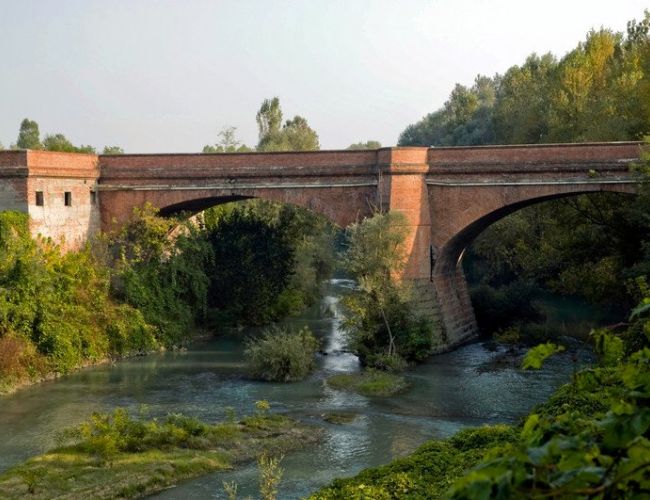 Chiusura ponte di Sant’Ambrogio: la protesta delle associazioni dei consumatori