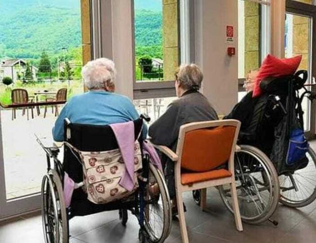 I sindacati sui nuovi contagi nelle strutture per anziani: “Per tutelare gli anziani applichiamo le linee guida. Ma continuiamo a discuterne assieme”