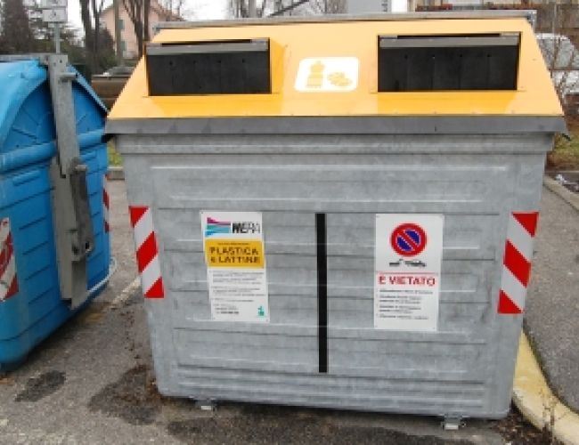 Hera, gara da 12 milioni euro per cassonetti rifiuti: Cisl, «No al massimo ribasso, ci rimettono i lavoratori»