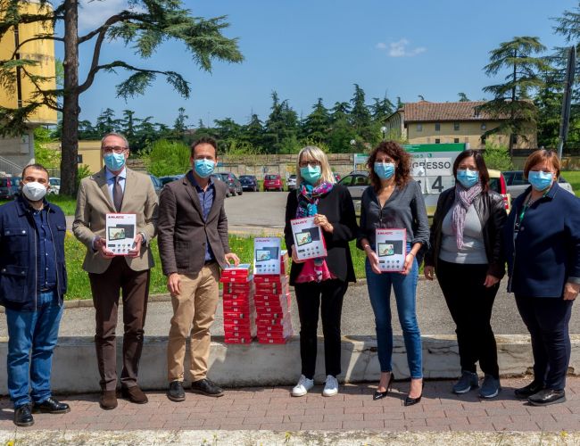 Altri 30 tablet in dono all’Ausl di Reggio per mettere in contatto i pazienti di Covid-19 con i propri famigliari