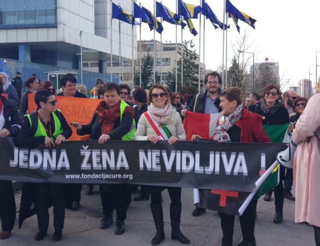 Reggio Emilia: una settimana di incontri internazionali. Il progetto di Iscos ospita in città una ricca delegazione di Bosnia e Serbia, nel segno della pace