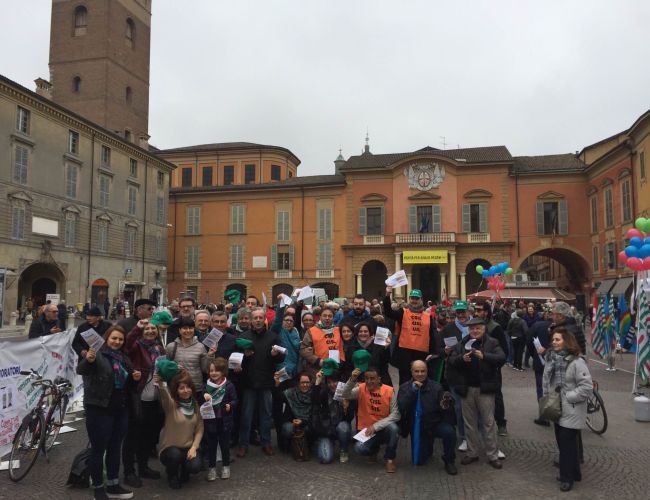 “Cambiare le pensioni e dare lavori ai giovani”. Il giorno del presidio