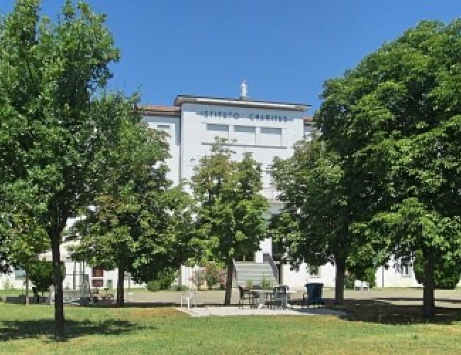 Covid-19: dopo protesta sindacati, iniziata vaccinazione oss Charitas Modena