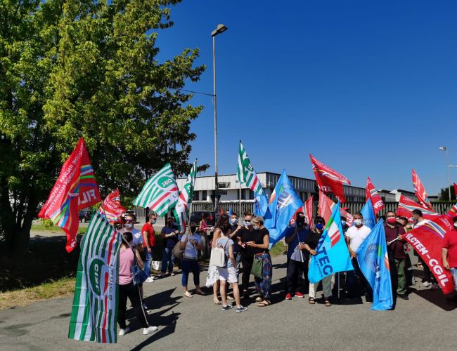 Ccnl tessile-abbigliamento: stamattina presidio sindacale alla Gaudì di Carpi