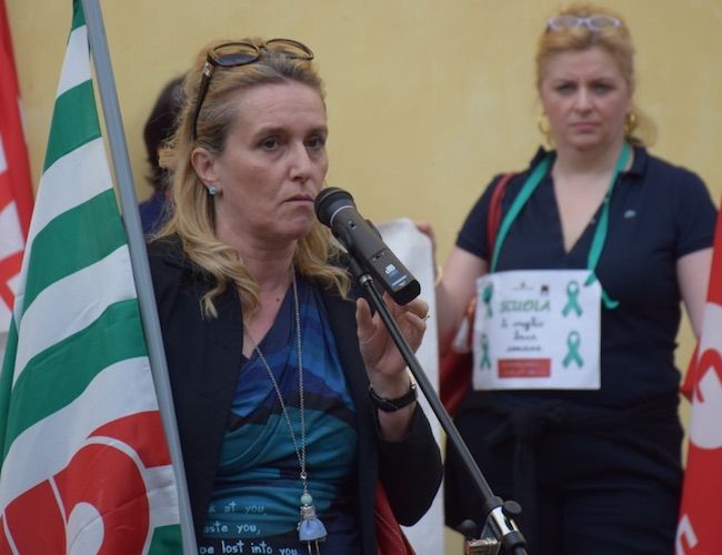 Tra social media e sigle, scuola che stress: quali le soluzioni?