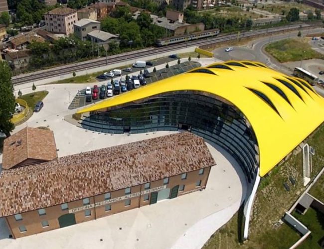 Quei lavoratori che fanno bella la cultura di Modena e Reggio, ora, hanno un nuovo contratto